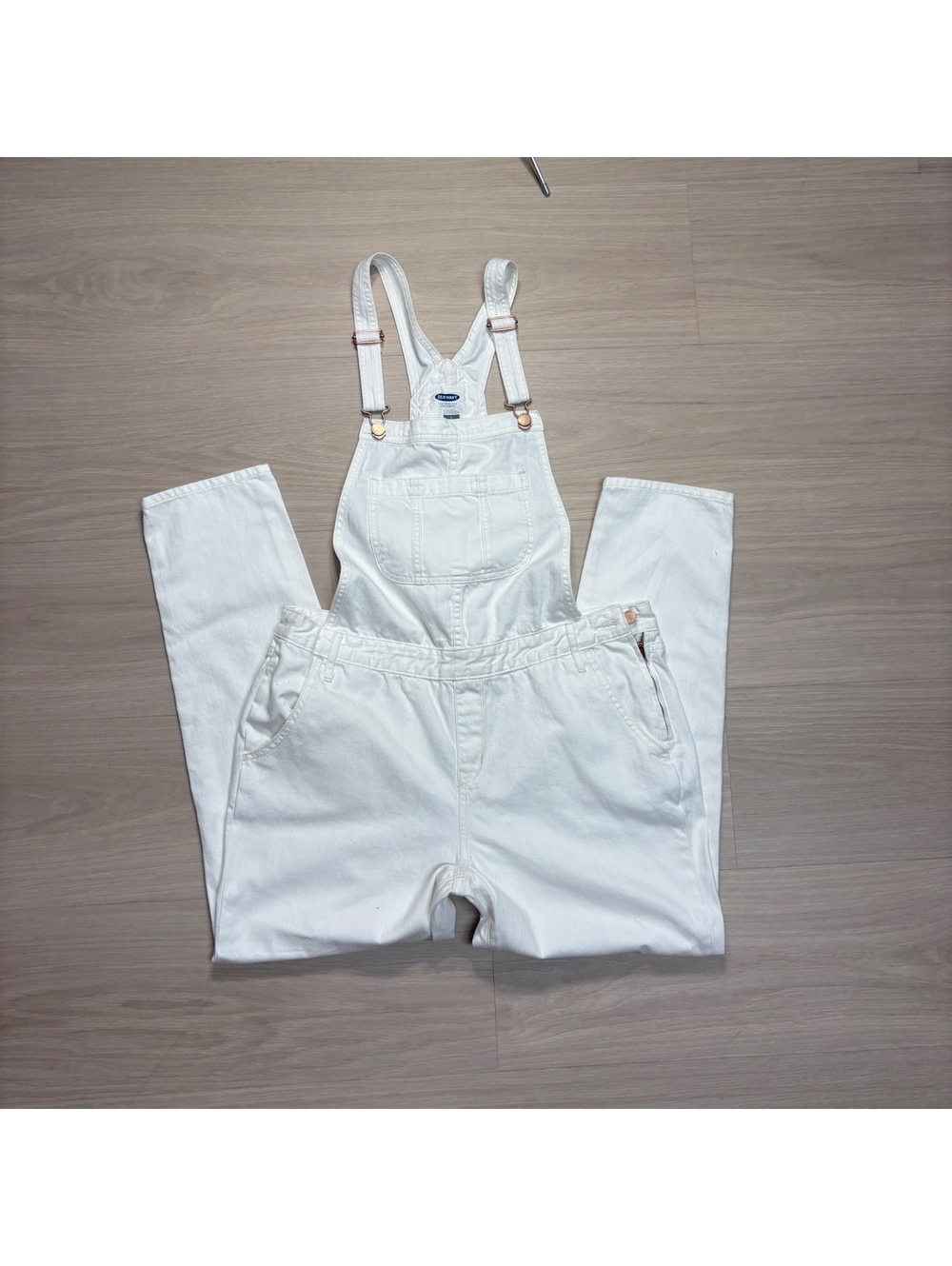 Coastal minimalist Old Navy white jean overalls rose gold hardware women’s large